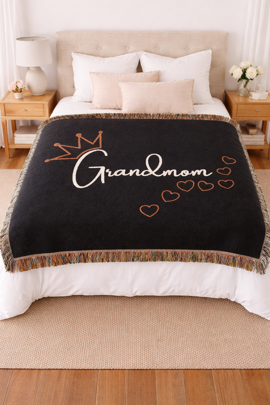 Grandmom Crown Woven Blanket/Throw with Hearts | Mother's Day Gift